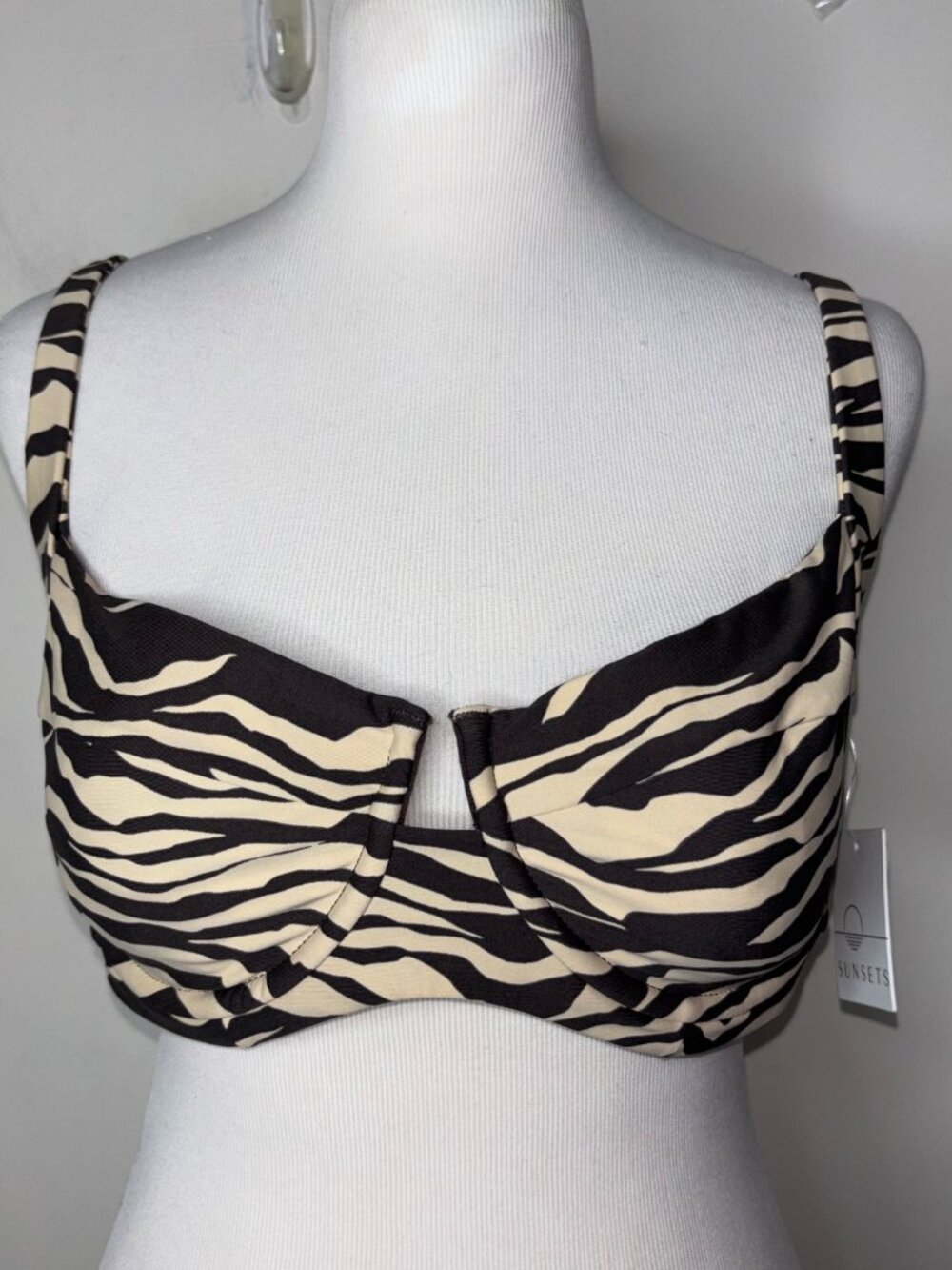Sunsets Bikini Top E-Cup Underwire Animal Print On The Prowl  New with Tag No Pa
